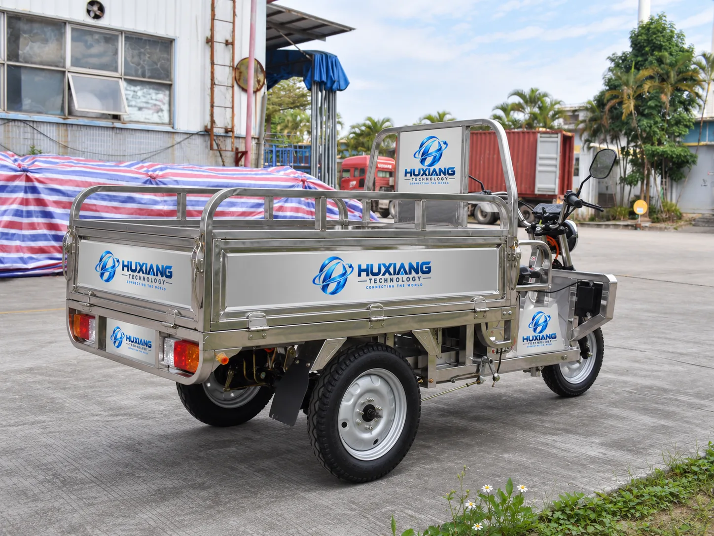 1.5m Yueku Full Steel Three-Door - China Factory Manufacturer